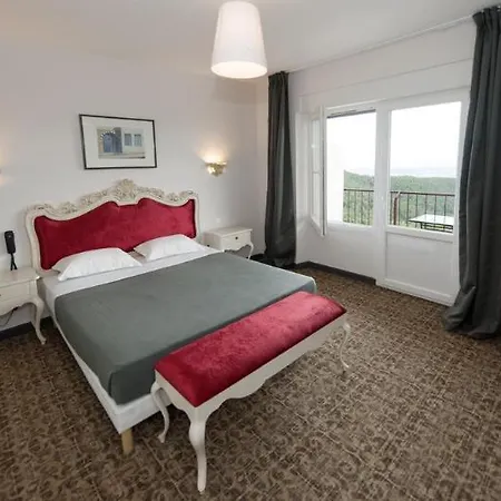 Hotel Majestik Trois Epis